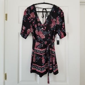 Floral belted romper w/ high back tie, Size M